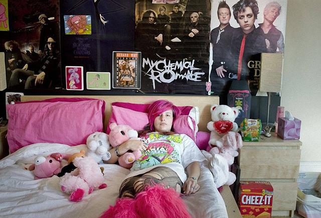 实拍：世界各地青春期女孩们的闺房，有的整洁干净，有的不堪入目