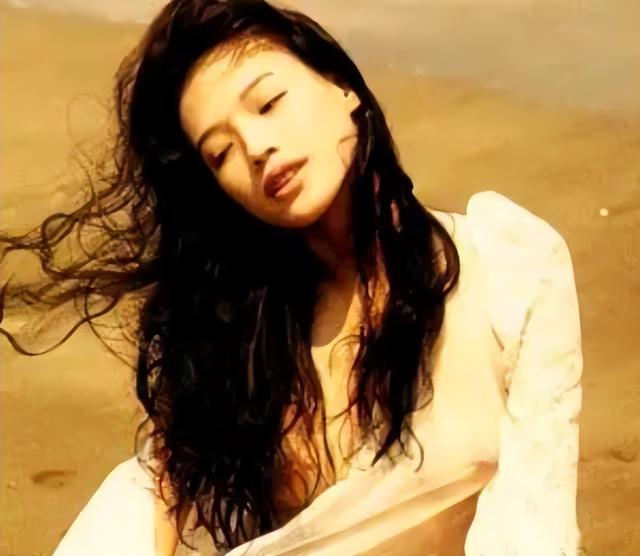 “情史干净”的8位性感女星,不滥情,不炒作,每一个都堪称清流