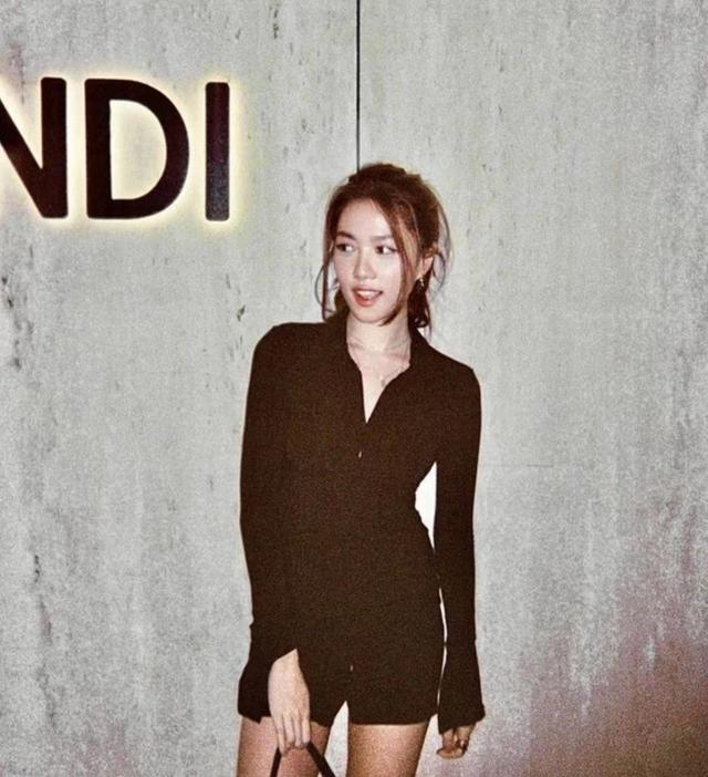 星味十足！TVB女星25岁妹妹秀凹凸有致身材，上围丰满四肢修长