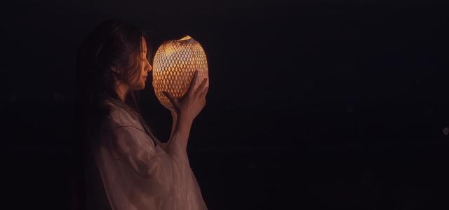 8首古代人夸赞女子美貌的经典诗篇,字字温柔动人,你读过几首?