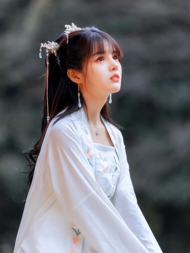 图集:100张古风美女图片欣赏