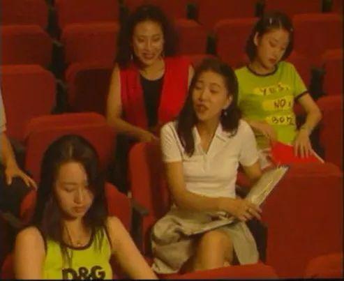 真正的时髦男女,活在30年前的国产剧里丨原创