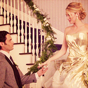 毁经典？《绯闻女孩》被翻拍，演员长相穿着太土被狂嘲