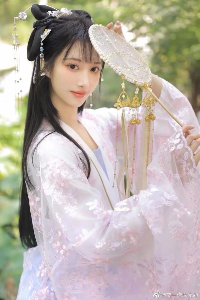 图集:100张古风美女图片欣赏