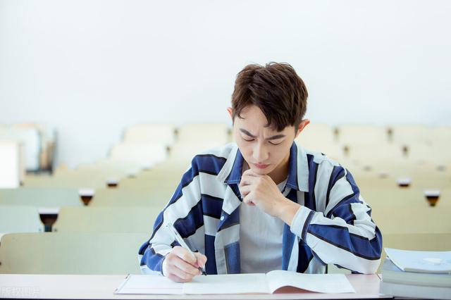 啃老儿子欲强占姐姐19万彩礼买房，母亲：你休想