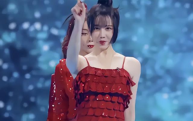 明明“歪瓜裂枣”，却能“美若天仙”，这8位女明星整得太惊艳