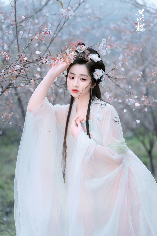 图集:100张古风美女图片欣赏