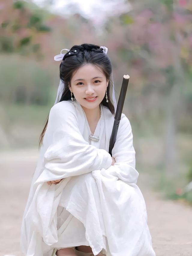 图集:100张古风美女图片欣赏