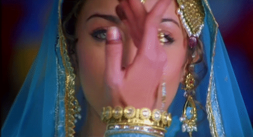 印度第一美人，美貌迷倒众生却遭国人唾骂，被迫和一棵香蕉树结婚