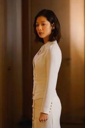 真正的时髦男女,活在30年前的国产剧里丨原创