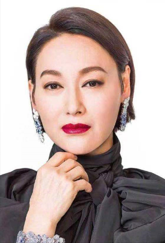 至今未嫁人的10位女港星，各有各的苦衷，最大的88岁，最小的42岁