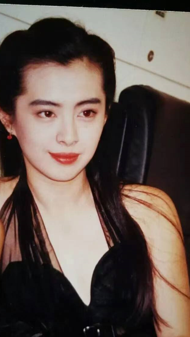 至今未嫁人的10位女港星，各有各的苦衷，最大的88岁，最小的42岁