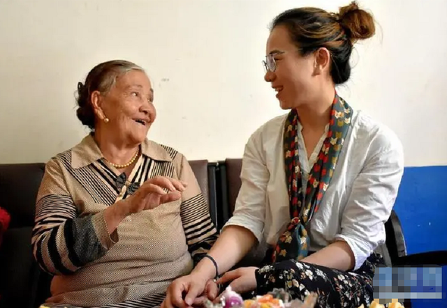 “90后”美女副县长走红,长相标致且学历优秀,评论区却充满质疑