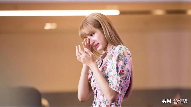 这个叫Lisa的女孩，凭什么被称为“人间芭比”？