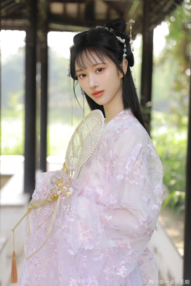 图集:100张古风美女图片欣赏