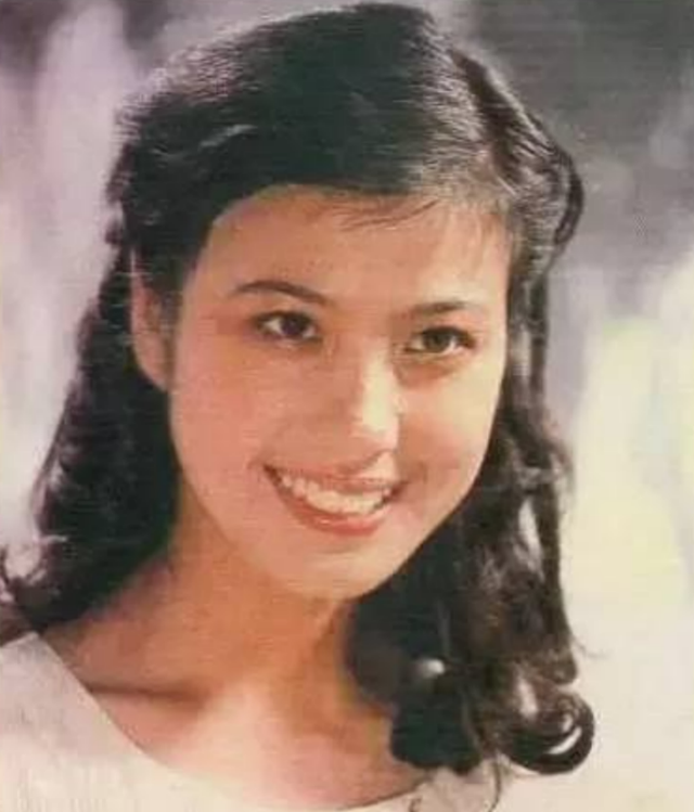 “枣花”吴玉华，一婚嫁汪俊，不愿丁克离婚，二婚嫁画家儿女双全