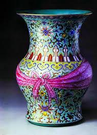 《绯闻女孩》热门品牌按清宫剧后宫规格打造时装周，乾隆看到乐了