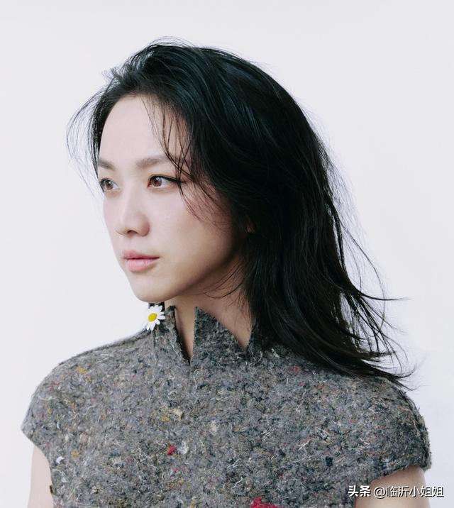 汤唯，高贵冷艳的精致美女，成熟优雅的气质展现迷人风采