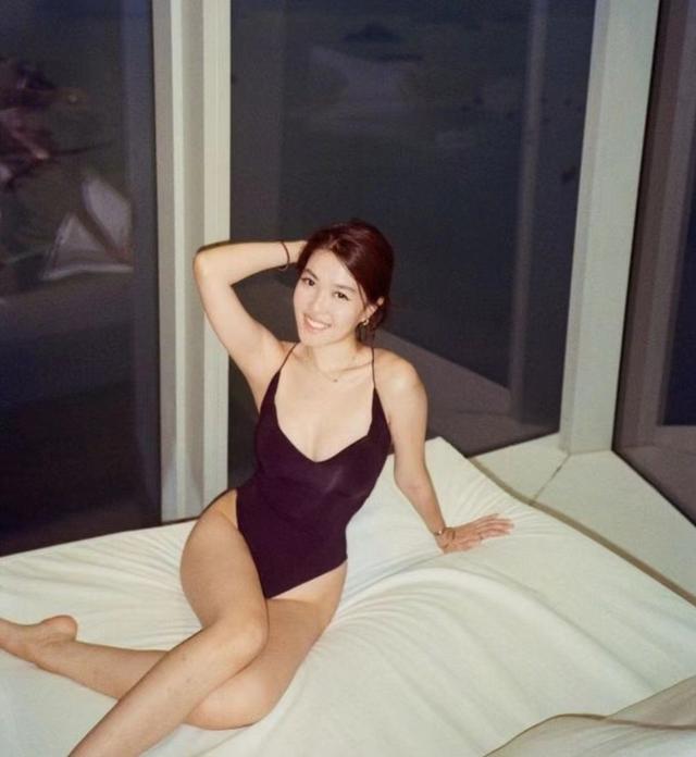 星味十足！TVB女星25岁妹妹秀凹凸有致身材，上围丰满四肢修长