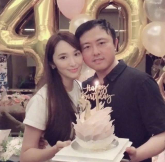 她是“九头身女神”,嫁入豪门之后5年生四胎,如今成50亿女富豪