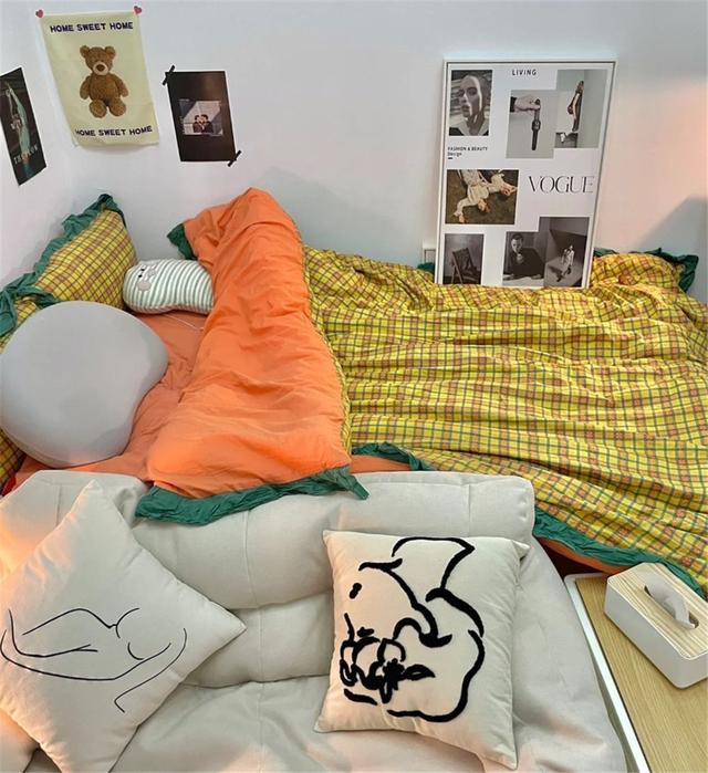 上海姑娘改造8㎡卧室,将狭小拥挤的卧室,变成乱中有序的小窝