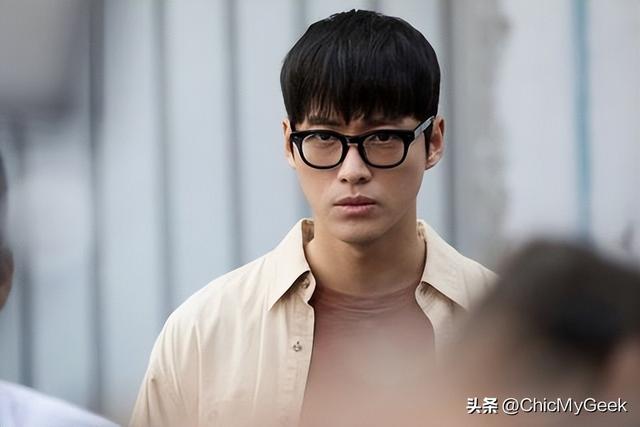 在韩国，他有收视率救世主美名