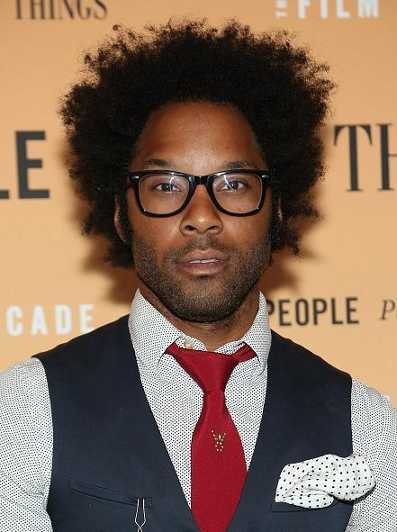 毁经典？《绯闻女孩》被翻拍，演员长相穿着太土被狂嘲