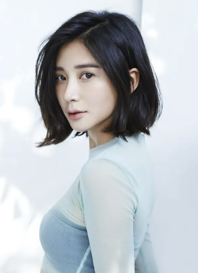 明明“歪瓜裂枣”，却能“美若天仙”，这8位女明星整得太惊艳