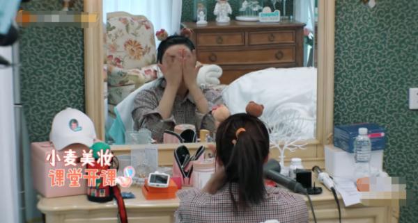 麦迪娜起床妆都不化,摄影师拍到床上的被子:这才是被宠着的女人