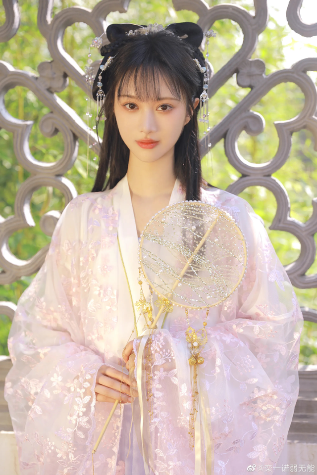 图集:100张古风美女图片欣赏