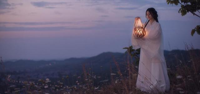 8首古代人夸赞女子美貌的经典诗篇,字字温柔动人,你读过几首?