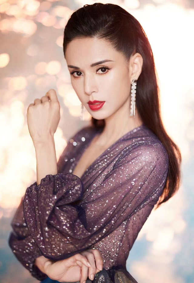 至今未嫁人的10位女港星，各有各的苦衷，最大的88岁，最小的42岁