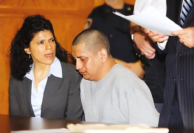 2010年，中国女留学生在美国街头遭侵犯致死，路人却纷纷冷漠旁观