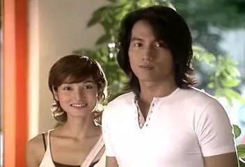 她是“九头身女神”,嫁入豪门之后5年生四胎,如今成50亿女富豪