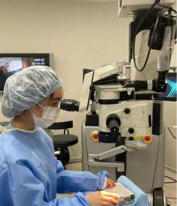 25岁港姐宣布当医生！家庭富裕有高学历，网友劝其不要入娱乐圈