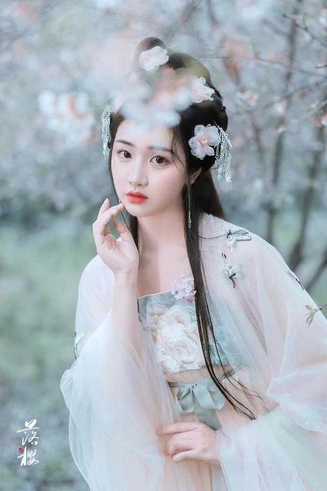 图集:100张古风美女图片欣赏