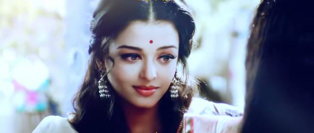 印度第一美人，美貌迷倒众生却遭国人唾骂，被迫和一棵香蕉树结婚