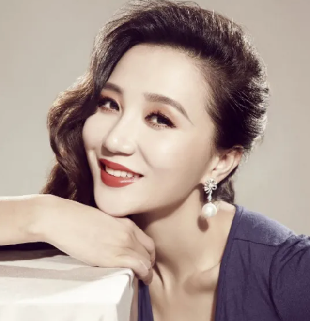 “情史干净”的8位性感女星,不滥情,不炒作,每一个都堪称清流