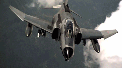 师父说过,山下的女人是老虎,遇到了要躲开