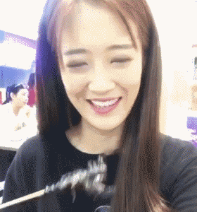 师父说过,山下的女人是老虎,遇到了要躲开