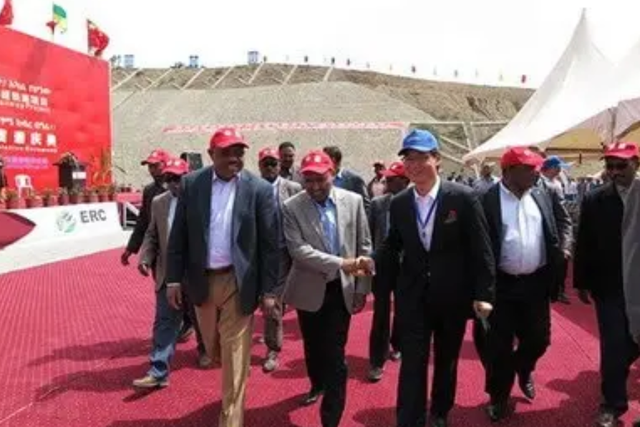 2017年，非洲漂亮姑娘嫁到四川：原以为我家很富，直到我嫁到中国