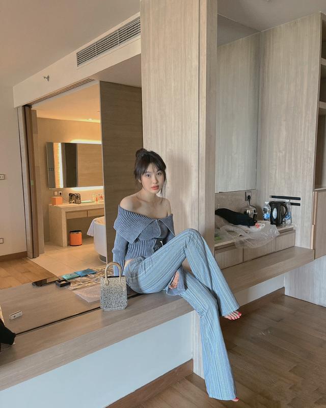 春天到!20位女明星秀好身材,水蛇腰蜜桃臀马甲线,状态集体回春