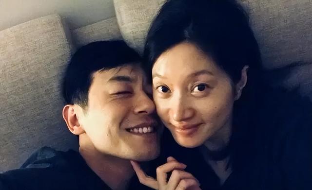 朱亚文沈佳妮街头热吻，结婚10年仍如胶似漆，除了他们还有这2对