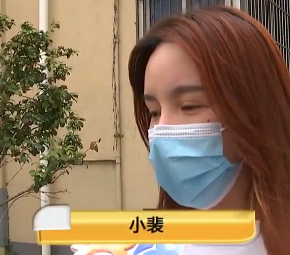 2021年美女乘车做不雅动作，被司机狂甩巴掌：打一巴掌给你500块