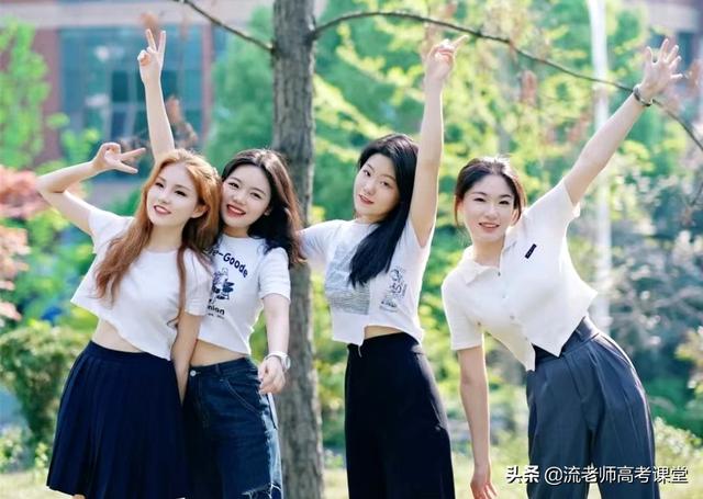 湖南科技大学一宿舍4名女生，貌美如花，才华出众，全考上研究生