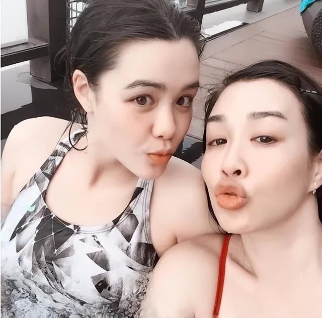 钟丽缇女儿放飞自我，公开换装露性感内衣，网友嘲讽：得老妈遗传