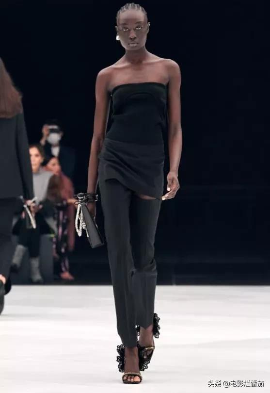 9名超模“黑美黑美”,有的面孔精致,有的是“十头身”美女