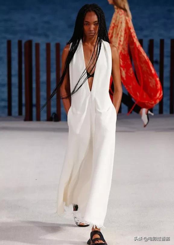 9名超模“黑美黑美”,有的面孔精致,有的是“十头身”美女