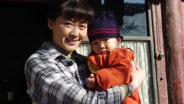 年代剧《知青家庭》热播,任程伟李琳主演,导演曾拍《红衣坊》