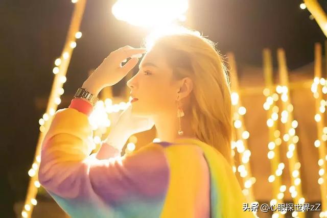 太美！19岁混血美女全网爆红，po出了自己整容的全过程